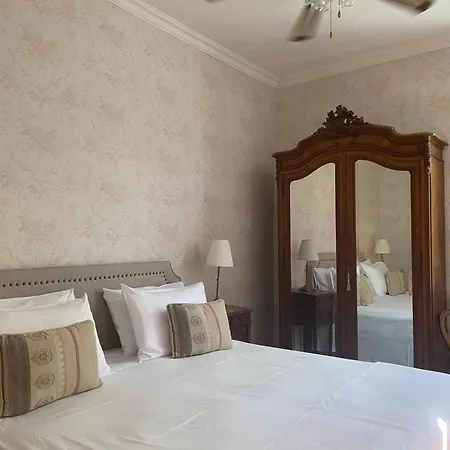 Sainte-helene D'hotes &